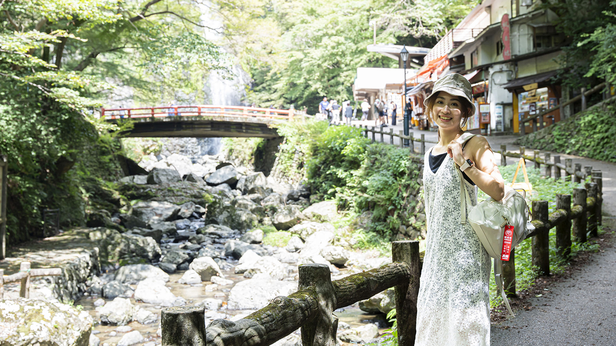 マイナスイオンたっぷり！北摂の癒しスポット「箕面公園」でのんびり山歩き&ヨガ体験